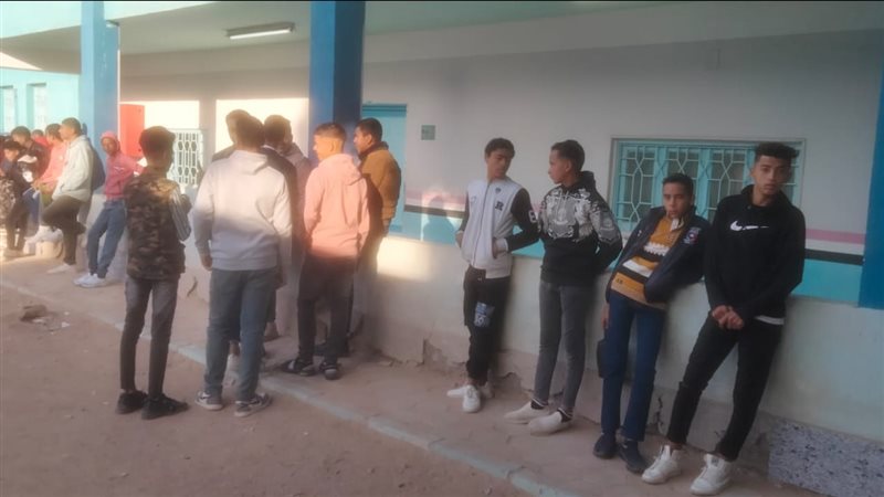 طلاب الشهادة الإعدادية
