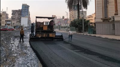أعمال صيانة ورفع كفاءة للطرق في المنصورة بالدقهلية (صور) 