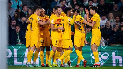 برشلونة يلوح بالتصعيد ضد ريال مدريد بسبب التحكيم في الليجا