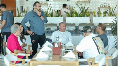 الخطيب يزور معسكر الأهلي في الإمارات 