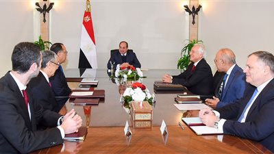 السيسي يتابع تطورات مشروع الربط الكهربائي مع أوروبا وخطط إنتاج الطاقة المتجددة في مصر