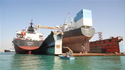 أسامة ربيع: شركة ترسانة السويس البحرية تتولى إصلاح سفينة يونانية (صور)