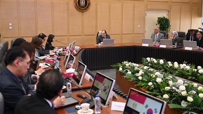 وزير التجارة يستعرض تنفيذ نظام رقمي لإدارة المخاطر في رقابة السلع الصناعية