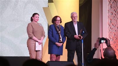 الكاتب فتحي إمبابي الفائز بـ