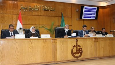 محافظ القليوبية يقرر إعفاء مدير الإدارة الهندسية بالخانكة وآخرين