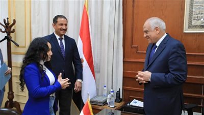 محافظ الجيزة يكرم طالبة من ذوي الهمم لحصولها على المركز الأول ببطولة انجلترا للخماسي الحديث