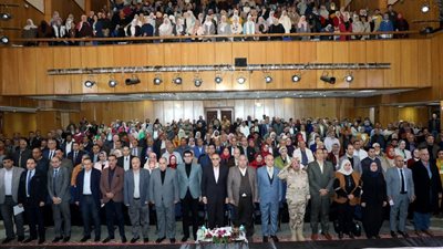 المحافظ يشهد الندوة التثقيفية لمديرية الطب البيطري بالشرقية 