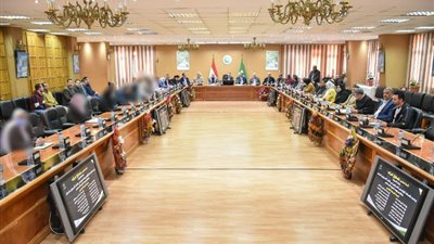 توفير وحدات سكنية ومساعدات فورية وفرص عمل مناسبة بالشرقية