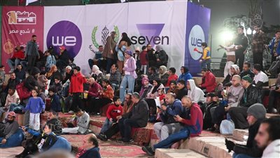  توافد المشجعين على مركز شباب الجزيرة لمساندة المنتخب أمام الرأس الأخضر (صور)