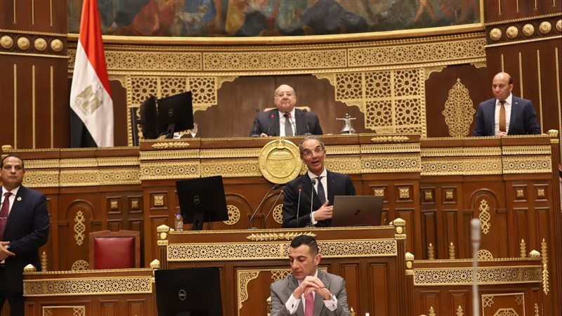 وزير الاتصالات بمجلس