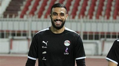 طبيب منتخب مصر يفجر مفاجأة بشأن الحالة الطبية للحارس أحمد الشناوي