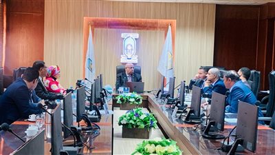رئيس جامعة الأقصر يترأس الاجتماع الدوري لمجلس الدراسات العليا والبحوث