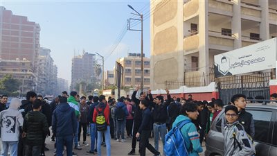 لأول مرة بنظام البوكلت، توافد طلاب الشهادة الإعدادية بالدقهلية لأداء 