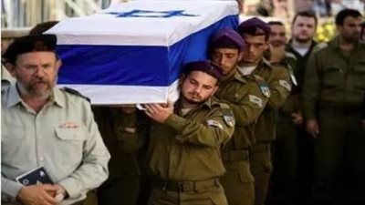 بعد وصفه بالكارثة، موقع عبري يكشف طريقة اصطياد 21 جنديا إسرائيليا دفعة واحدة داخل منزلين بغزة