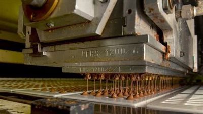 التحري عن مصنع شيكولاتة بداخله كميات من السكر مجهولة المصدر