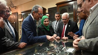 وزير الاتصالات: حصر كامل لمقتنيات الجمعية الجغرافية المصرية لرقمنتها 