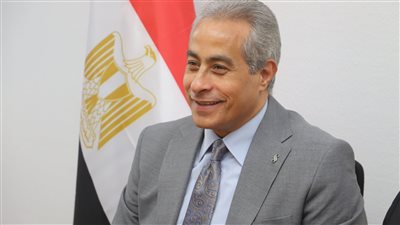 هل يجوز تشغيل العاملين بالقطاع الخاص في إجازة عيدي الشرطة وثورة يناير؟.. العمل تجيب 