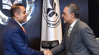 رئيس هيئة الاستثمار والسفير القطري يبحثان وضع استراتيجية جديدة للتعاون