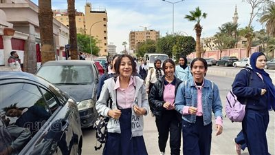 طلاب الشهادة الإعدادية بالأقصر: امتحانات العلوم والكمبيوتر أسعدتنا (بث مباشر)