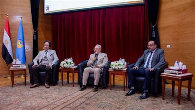 جامعة طنطا تكرم عمداء ووكلاء الكليات 