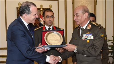 وزير الدفاع يلتقى منسق الشرق الأوسط وشمال أفريقيا لمجلس الأمن القومى الأمريكى