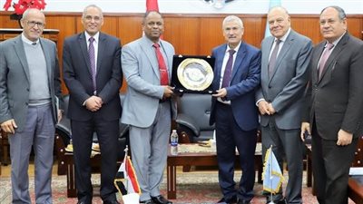 أمين مجلس العلوم والتكنولوجيا بالأردن يزور المركز القومي للبحوث 