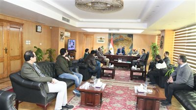 محافظ الفيوم يلتقي مجلس إدارة نقابة الأطباء لبحث مشكلات الصحة 