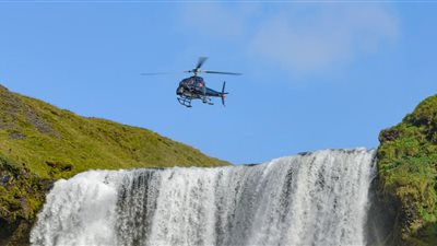  مصرع 3 أشخاص في كندا أثناء نزهة في طائرة هليكوبتر