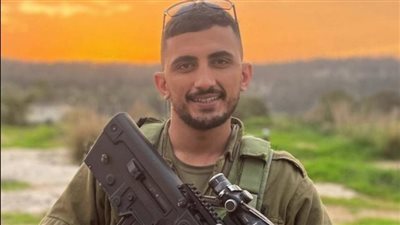 جندي احتلال فخخ مباني غزة وطلب حسن الخاتمة، وصلاة المسلمين عليه تثير الغضب (فيديو)