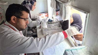 الكشف على 1121 حالة في قافلة طبية بنجع حمادي ضمن 