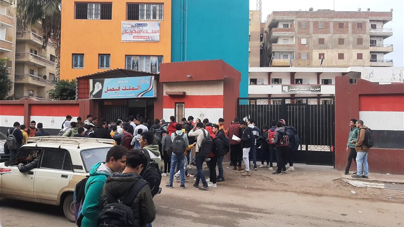 توافد طلاب الإعدادية
