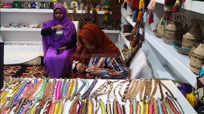 حلايب وشلاتين تشارك للعام الـ6 بمعرض الكتاب وتقدم منتجات تراثية (صور) 