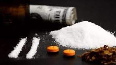 حبس عامل ضبط بحوزته مخدرات وسلاح أبيض في الأزبكية