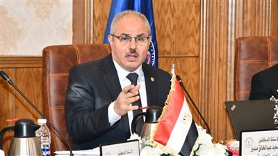 مجلس جامعة القناة يوافق على منح 59 رسالة ماجستير و34 دكتوراه 