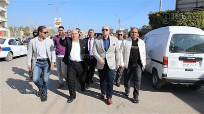 محافظ بني سويف يتفقد كوبري الشاملة ويوجه بإنشاء سلم كهربائي 