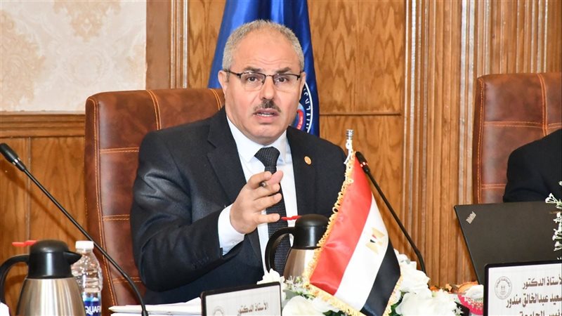 الدكتور ناصر مندور