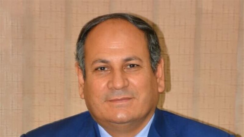 الدكتور عادل عبد