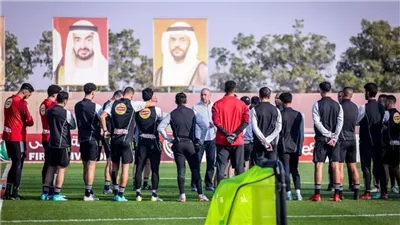 الأهلى يتحرك لخوض مرانه الختامى استعدادا لمواجهة حتا (فيديو)