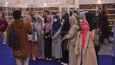 أبناء الأزهر الشريف من مختلف جنسيات العالم في ضيافة معرض الكتاب (صور)