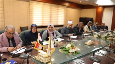 بحضور السكرتير العام، انعقاد اجتماع لجنة اختيار الأم المثالية لعام 2024 بسوهاج 