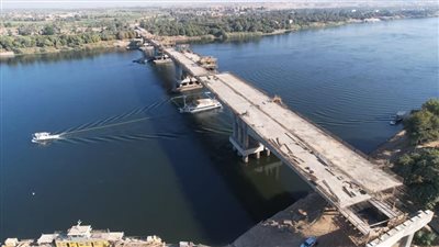 النقل تكشف معدلات تنفيذ محور دراو على النيل بمحافظة أسوان (صور)