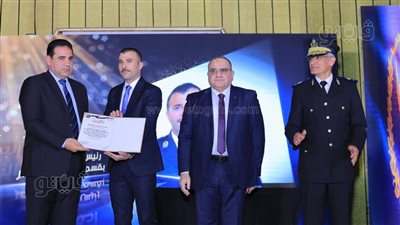 مديرية أمن الأقصر تكرم الرائد أحمد جادو رئيس مباحث البندر في عيد الشرطة الـ72