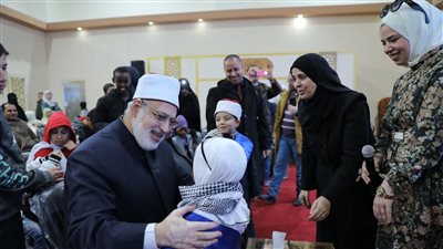 دعما للقضية الفلسطينية، براعم الأزهر يبهرون رواد معرض الكتاب في أول أيامه بالعروض الفنية