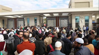 200 ألف زائر لمعرض القاهرة الدولي للكتاب في يومه الأول 