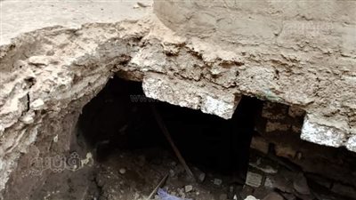 هبوط أرضي وتصدع 3 منازل بقرية طحا الأعمدة بالمنيا