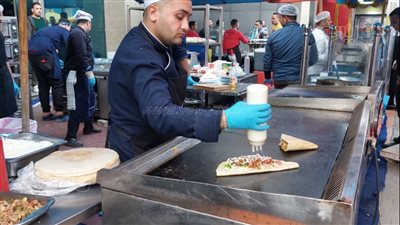 من الكشري إلى الشاورمة والكريب، أسعار الوجبات بمعرض القاهرة الدولي للكتاب 2024 (صور)