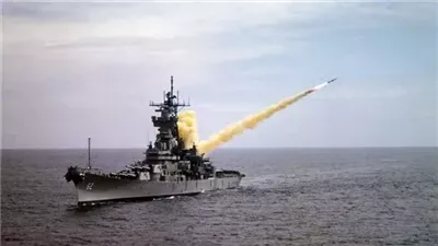 البحرية الأمريكية تعلن اعتراض صاروخ باليستي أطلقه الحوثيون على المدمرة يو إس إس كارني