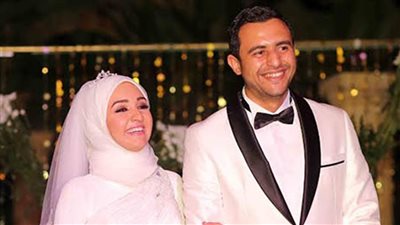 هلا رشدي تكشف كواليس زواجها: حضرت الفرح بالعافية (فيديو)