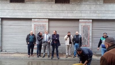السكرتير العام المساعد لمحافظة البحيرة يتابع رفع تراكمات مياه الأمطار بالبحيرة 