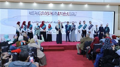 بالابتهالات والأناشيد الدينية، طلاب الأزهر يواصلون إبداعاتهم بجناح الأزهر (صور)